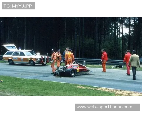 东契奇调侃海斯骑车太危险呼吁大家佩戴头盔安全出行 东契奇调侃海斯骑车太危险呼吁大家佩戴头盔安全出行