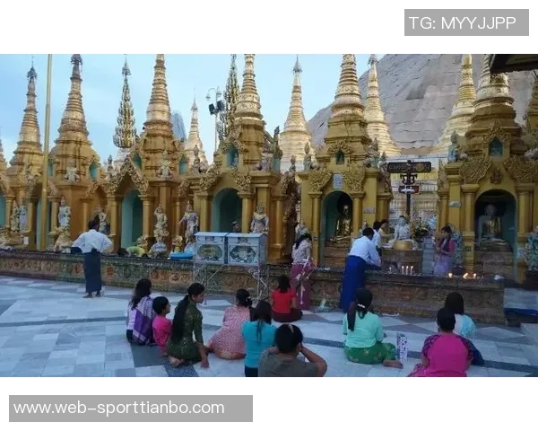 在迪拜商场偶遇巴尔德吾米提江与U22全员共游哈利法塔的奇妙之旅