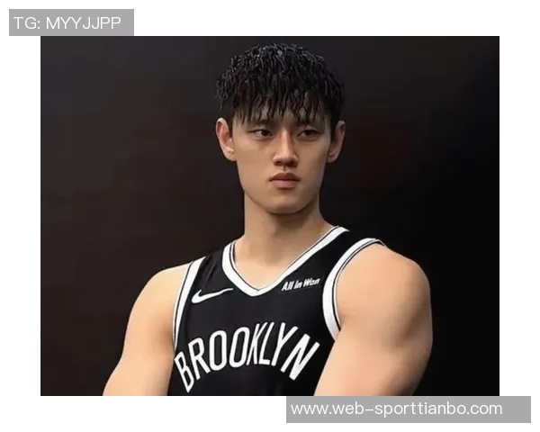 曾凡博上场即紧逼布克遭吹防守犯规展现CBA防守强度